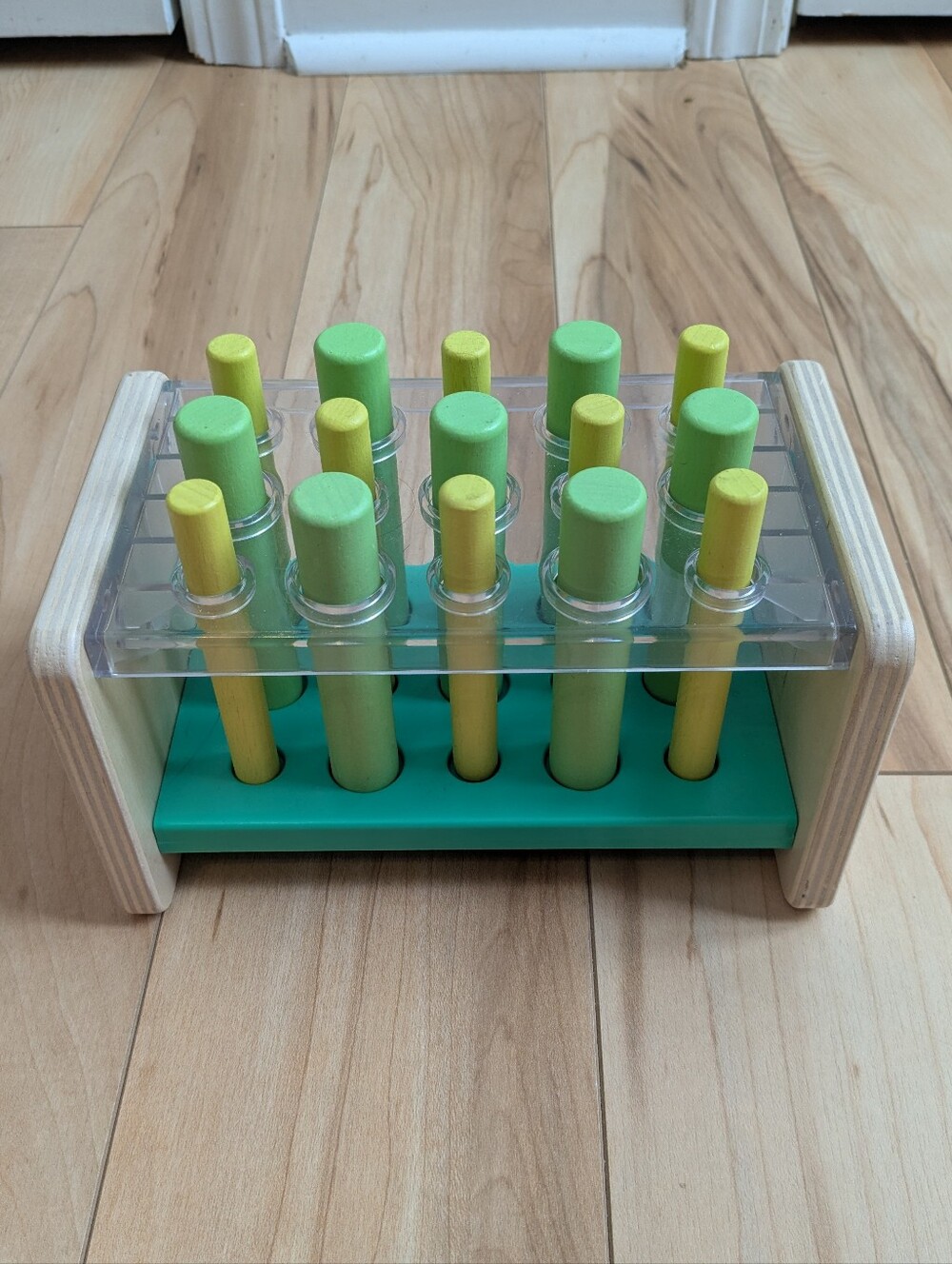 LOVEVERY Wooden Peg Rack